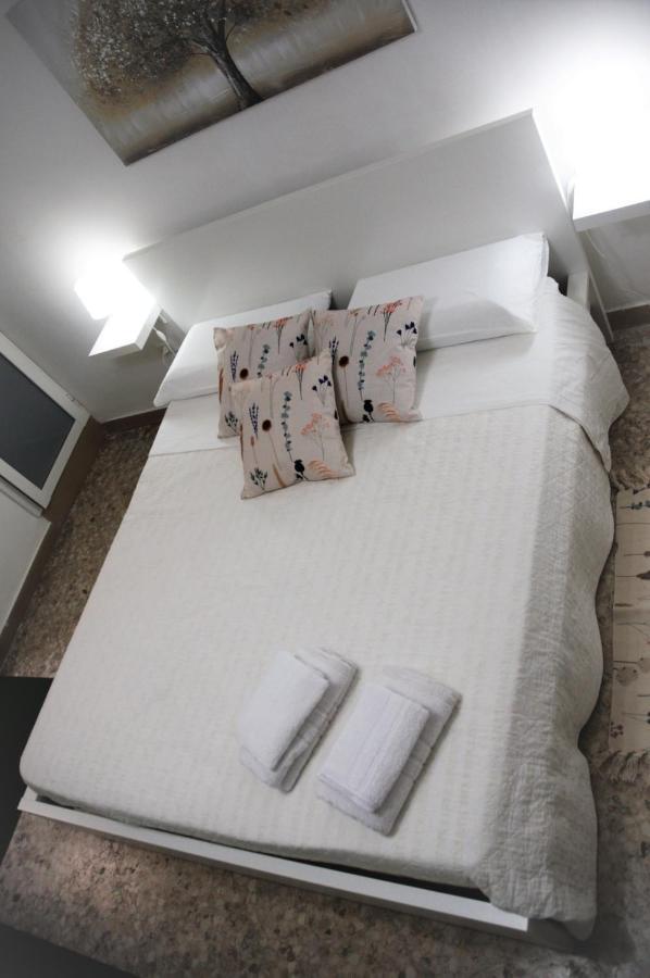 Apartamento Enry'S House Bari Exterior foto
